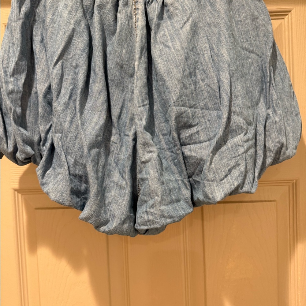 Victoria's Secret Denim Skirt with pockets zipper in the front with a button . - Picture 11 of 11